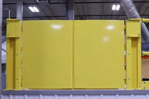 photo of self-closing pallet gate, side view
